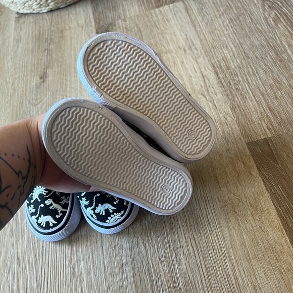 Glow in the dark Dino slip ons - 5C - Picture 3 of 4